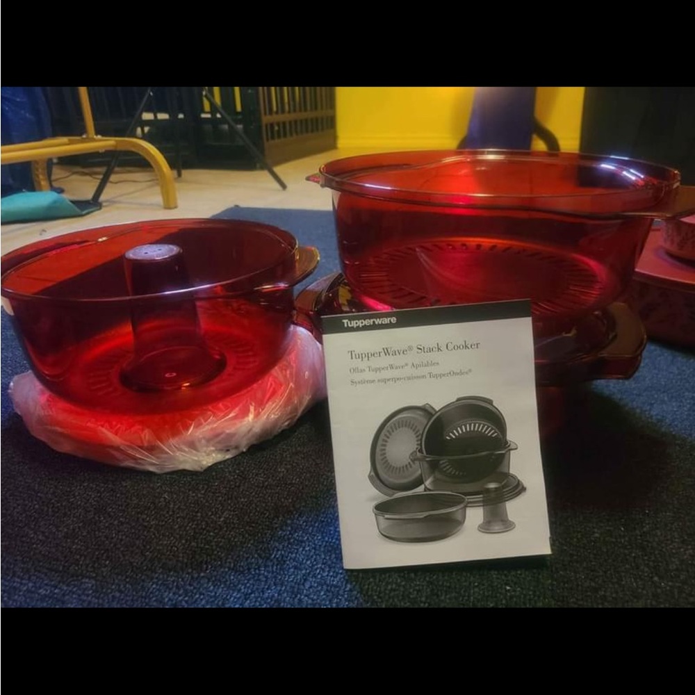 Tupperware set